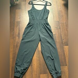 Abercrombie travelers jumpsuit with pockets